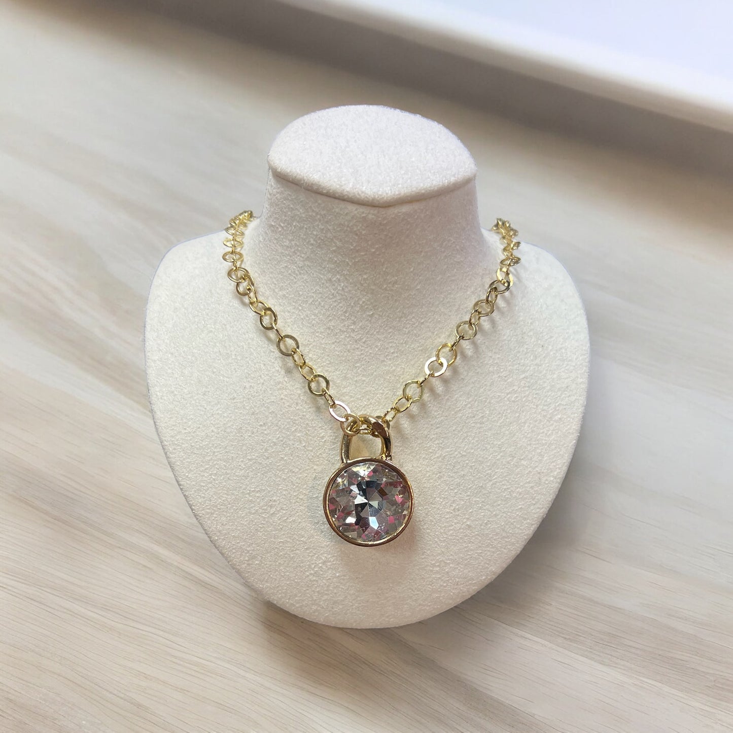 Crystal Gemstone Short Necklace